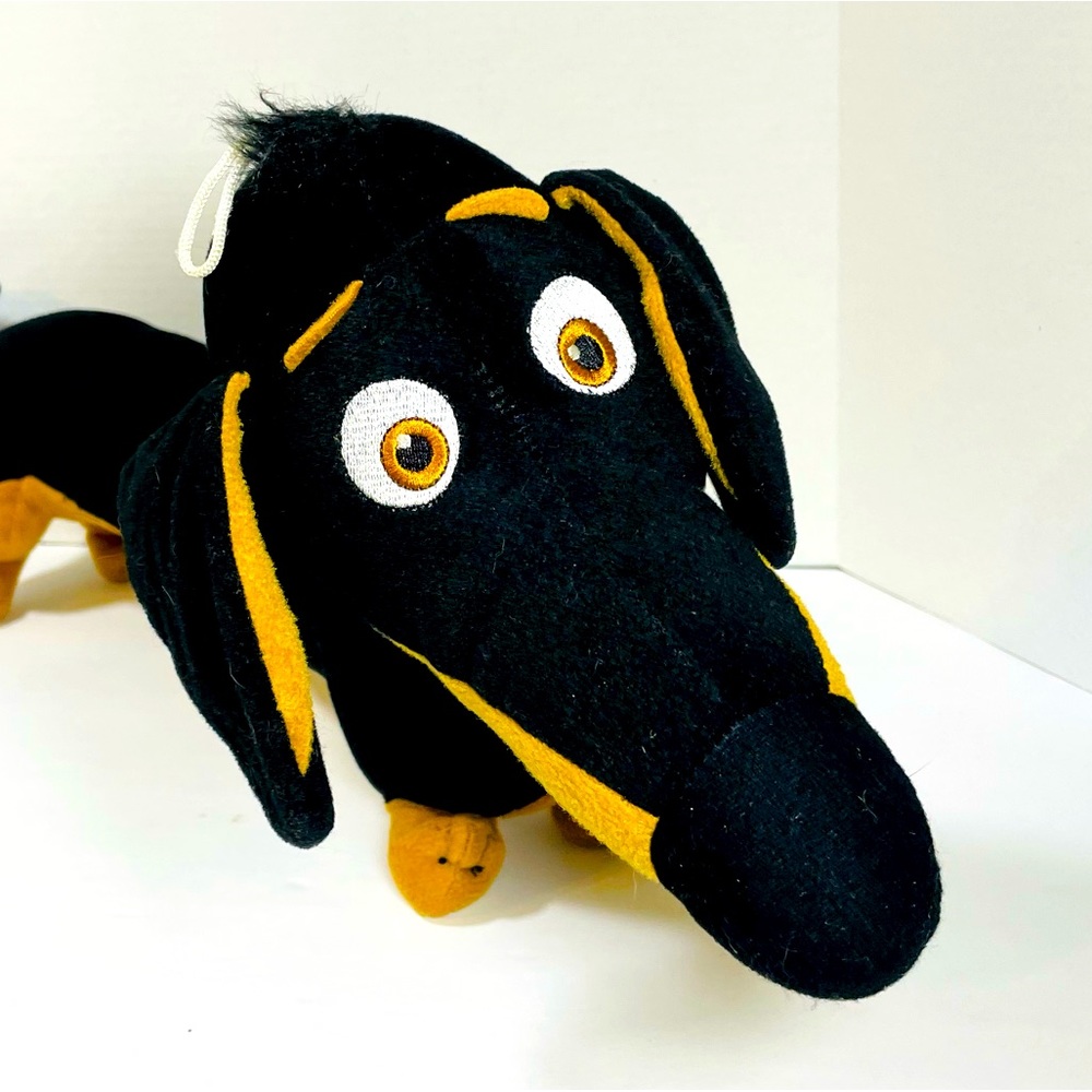 Universal Studios “Secret Life of Pets” Plush “Buddy” the Dachsund.